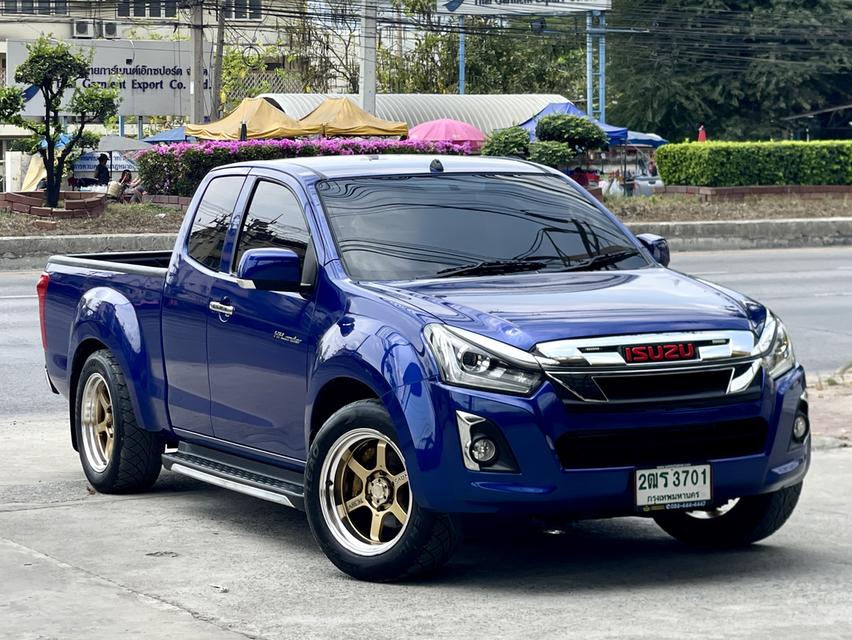 ดีแม็กมือสอง 2019 ISUZU D-MAX SPACE CAB 1.9 Hi-Lander L ดีเซล เกียร์ธรรมดา สีน้ำเงิน เลขไมล์ 146613 (กม.)