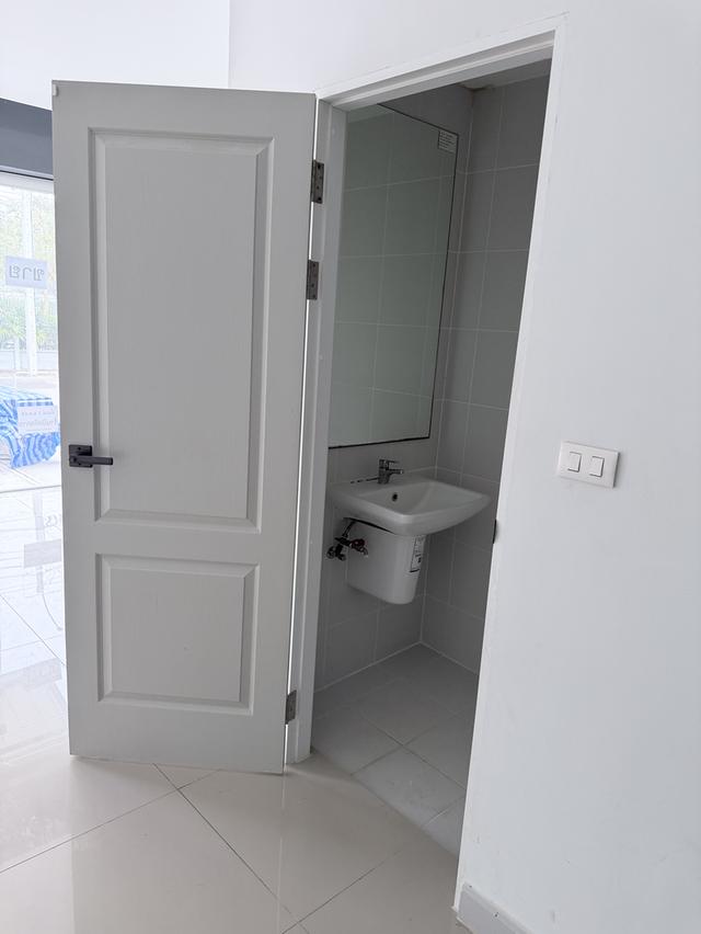 อาคารพาณิชย์ โฮมออฟฟิศ 3 ชั้น District รามอินทรา-จตุโชติ 10