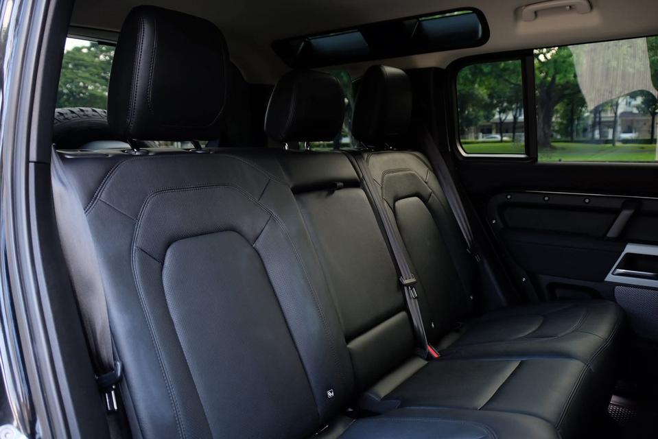 Defender (110) P400e 15