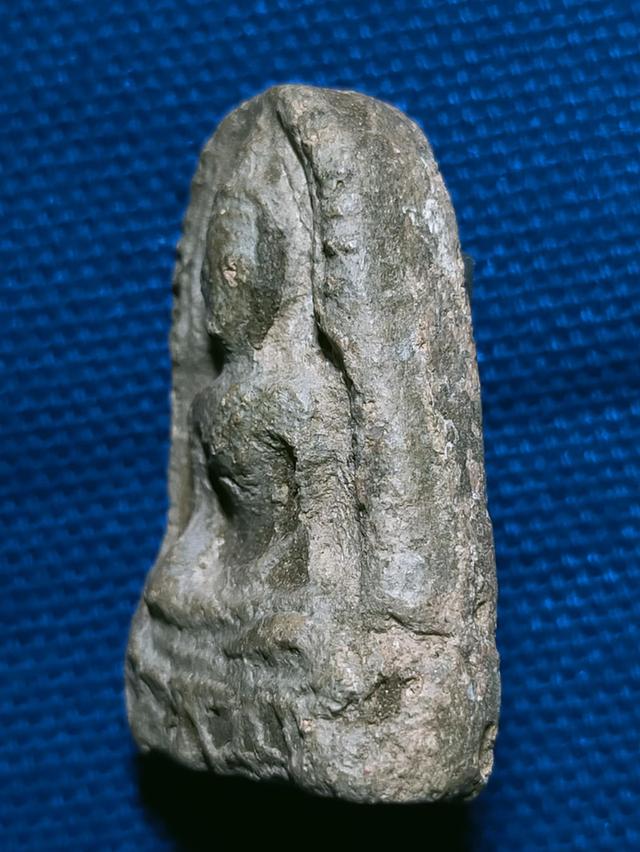 หลวงพ่อโหน่งพิมพ์ซุ้มกอ 3