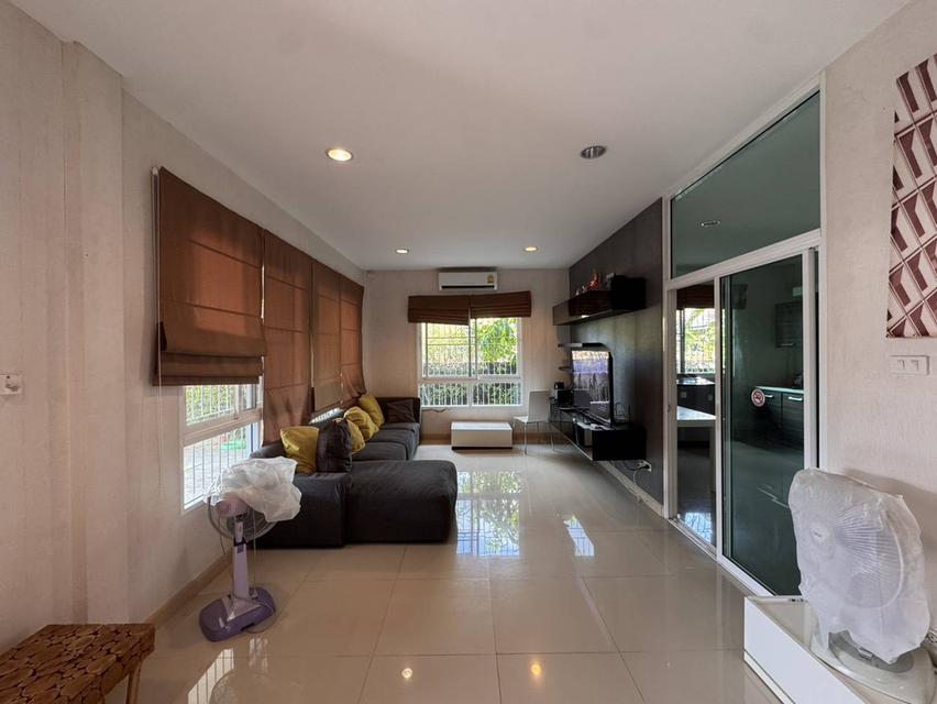 บ้านเดี่ยวในโครงการ พร้อมสระว่ายน้ำ 9