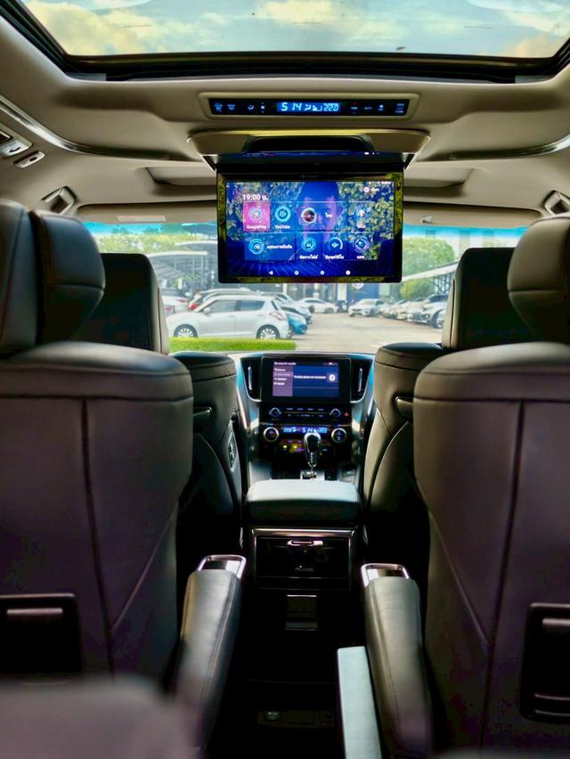 Toyota Vellfire 2.5 ZG Edition 12