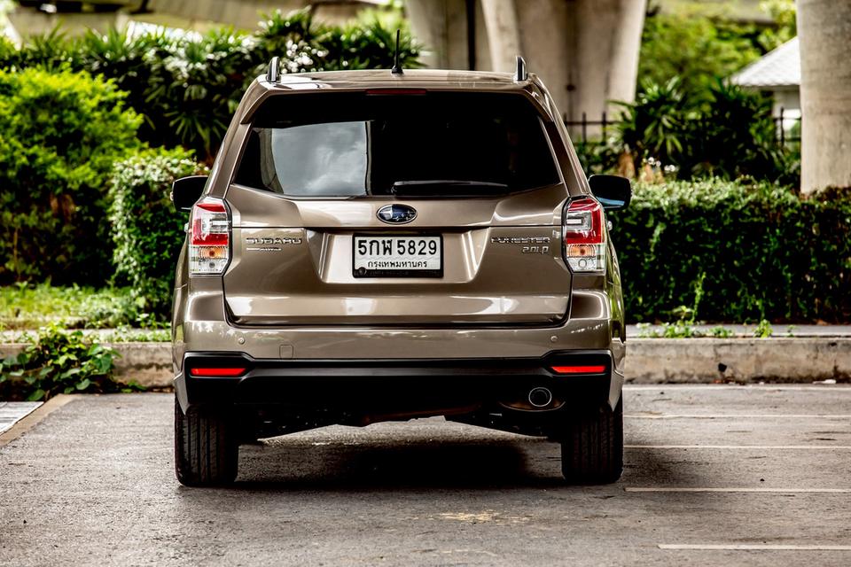 Subaru Forester 2.0iP ปี 2017 สีน้ำตาล มือเดียวป้ายแดง  6