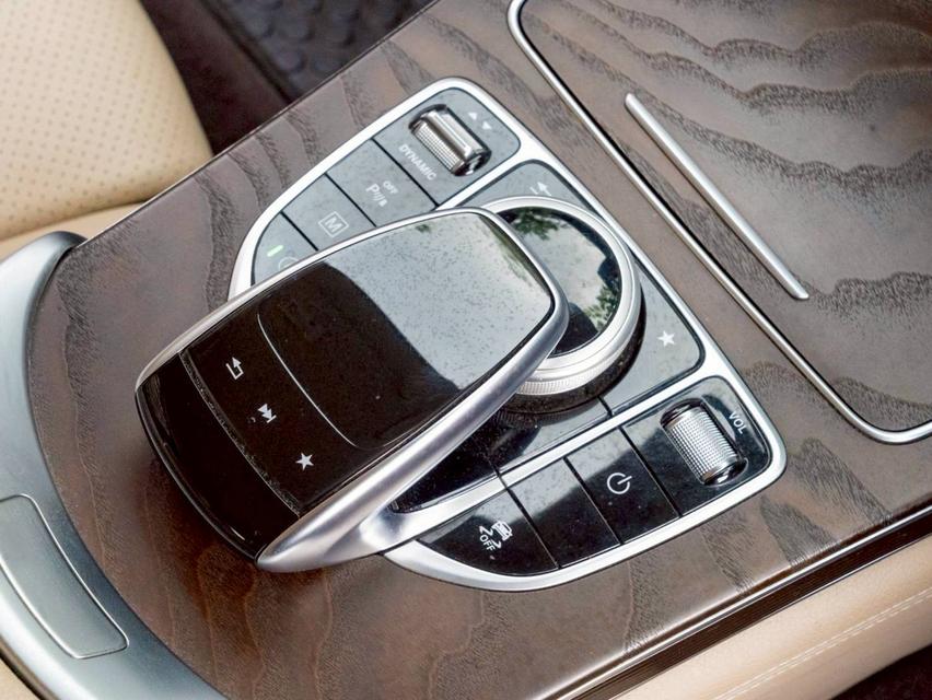 Mercedes Benz GLC250d 4MATIC 2.1 Diesel จด 2019 ♨️ #ประกันเครื่องเกียร์3ปี / 30,000 km.♨️ 19