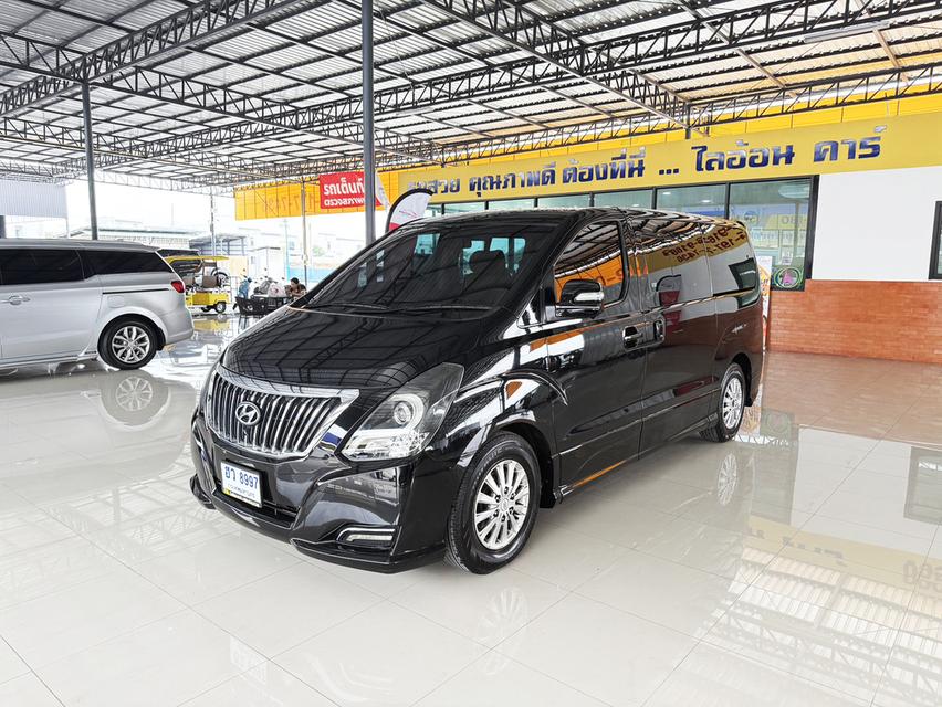 Hyundai H-1 2.5 Deluxe (ปี 2016) Wagon AT