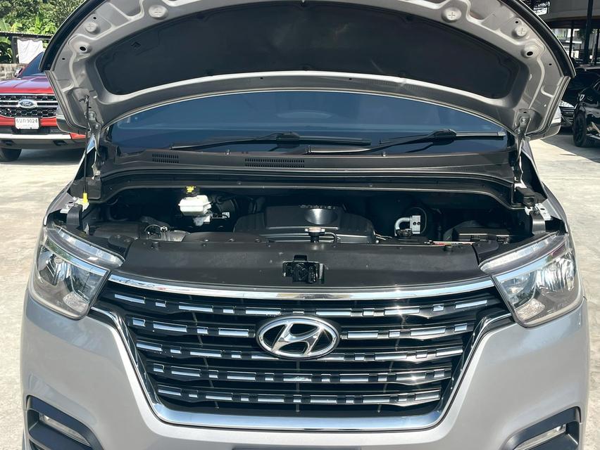 Hyundai H1 2.5Touring ปี18 19