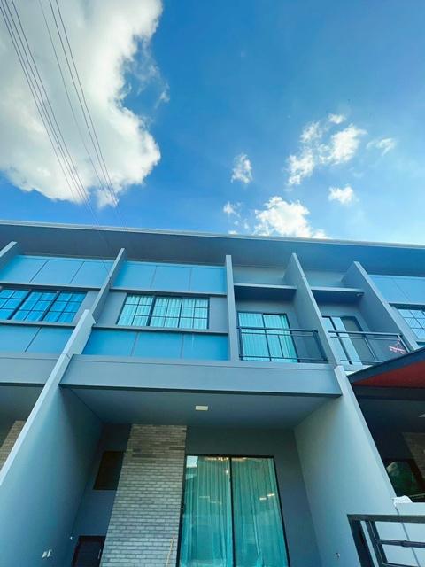 ฟิวเจอร์ พาร์ค รังสิต MRT รังสิต 3.2กม. ให้เช่าทาวน์โฮมสุดหรู 2 ชั้น 21 ตร.วา. 170 ตร.ม. รร.หอวัง ปทุมธานี 2.4 กม. ตกแต่ 1