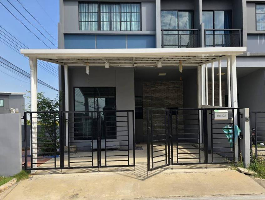 จ้าของขายเอง ขายด่วน ทาวน์โฮม 2 ชั้นหลังมุม สิริเพลสรังสิต 2