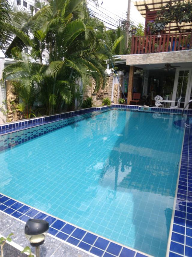 Sale Nice House fully decorated with big swimming pool at Suan Luang Pattanakarn Road 4