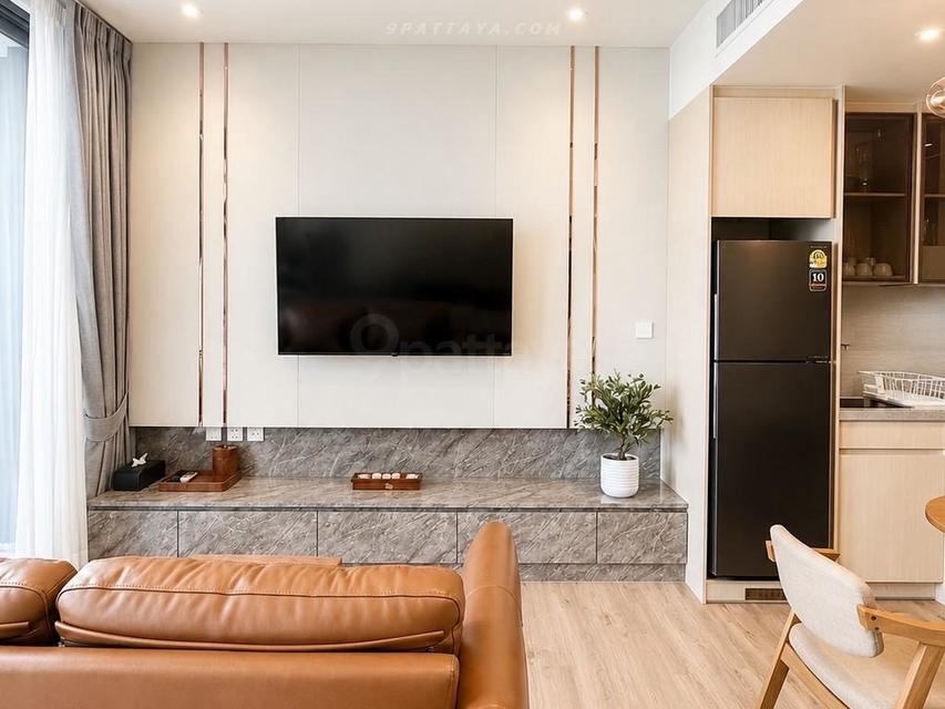 For Rent / For Sale — Luxury Sea View Condo at Arom Wongamat, North PattayaSpecial price for a luxury beachfront condo at Arom Wongamat, North Pattaya 2