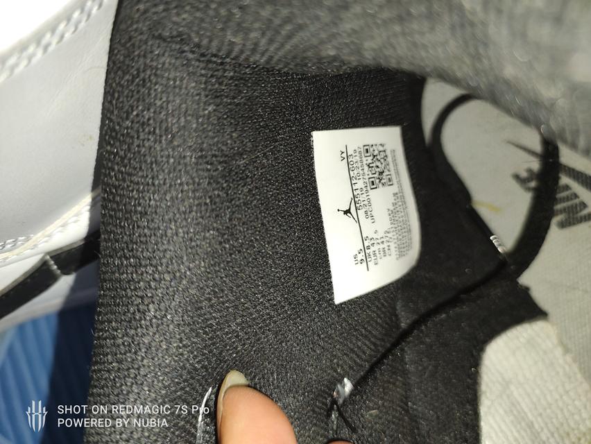Nike Air Jordan 1 Mid "Light Smoke Grey รูปที่ 9