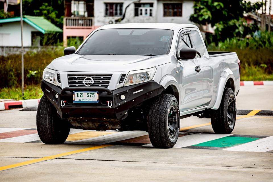 NISSAN NAVARA NP300 2.5 E KING CAB สีเทา ปี 2017 แต่งครบสวยๆ