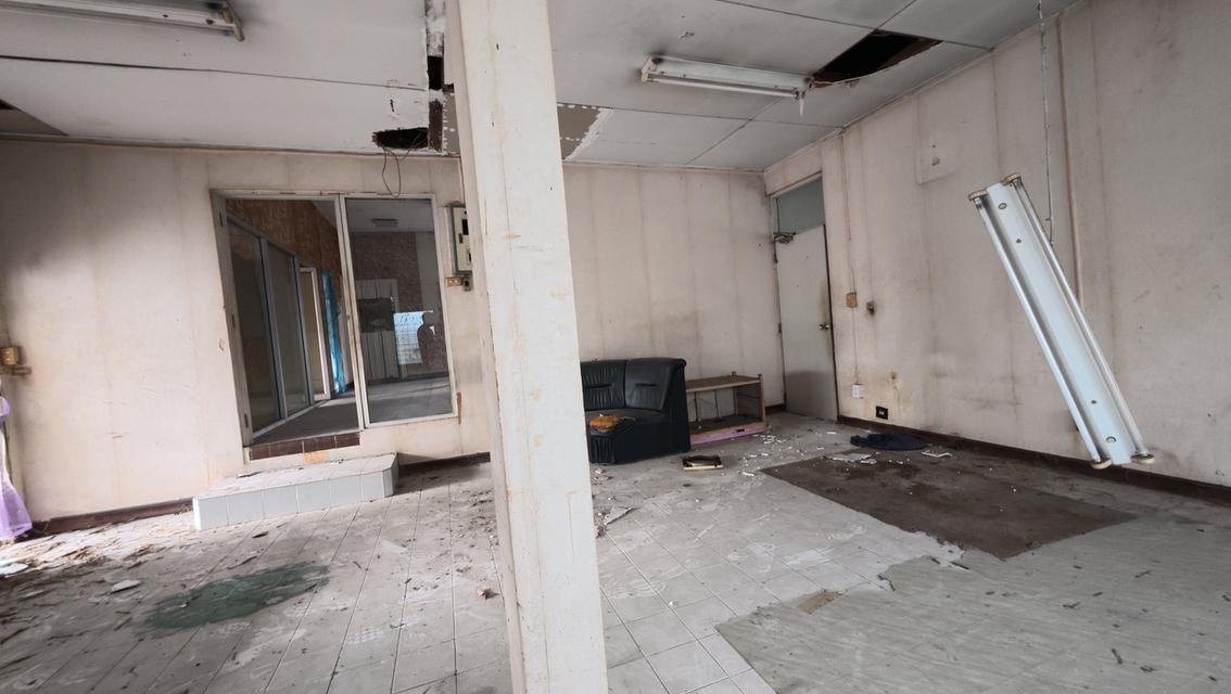 ที่ดินพร้อมสิ่งปลูกสร้าง ซอยสี่ไชยทอง 18 ถนนแจ้งวัฒนะ ต.บางตลาด อ.ปากเกร็ด จ.นนทบุรี 8