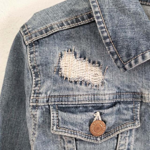 Levi's ไซส์เล็กหายาก แต่งขาด ๆ งานปะ เท่มาก ยีนส์ยืด มีกระเป๋าอก+ข้าง ผ้านุ่มใส่สบาย พร้อมส่ง ไม่ต้องรอ