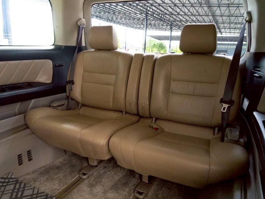 Toyota Alphard 3.0 V6 ปี จด 2010 16
