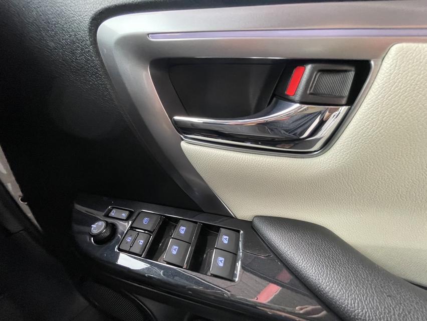 รหัสรถ AP8844 Toyota Fortuner Legender 2.8 4x4ปี 2021 19