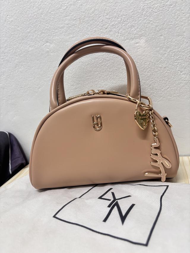 กระเป๋าสะพาย แบรนด์LYN