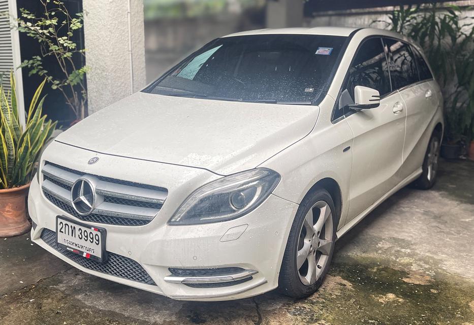 รถยนตร์ benz b class / b200