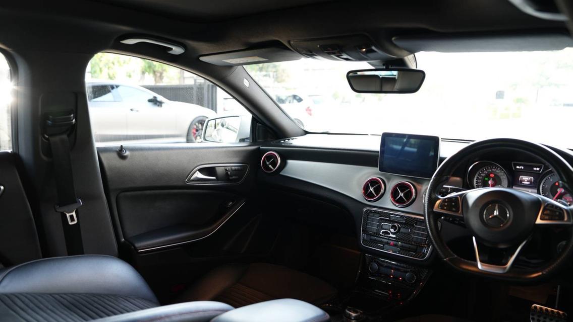 Mercedes-Benz CLA250 W117 AMG Shooting Brake ปี 2016 13