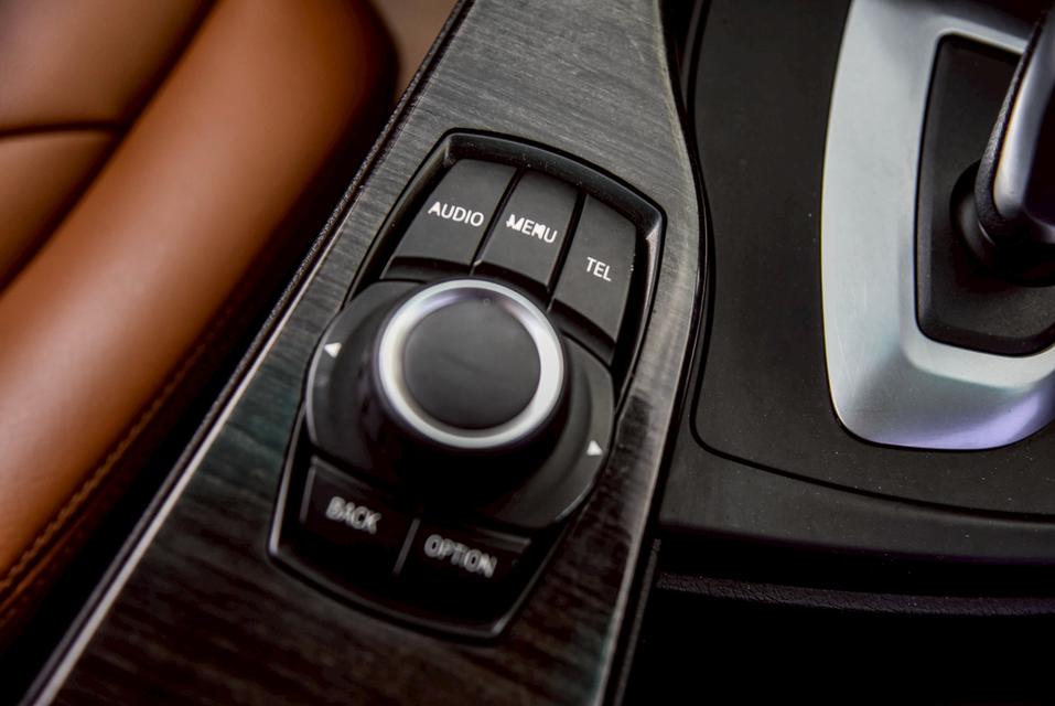 รหัสรถ CBL4904 BMW 320i 2.0 Luxury [F30] AT 2015 13