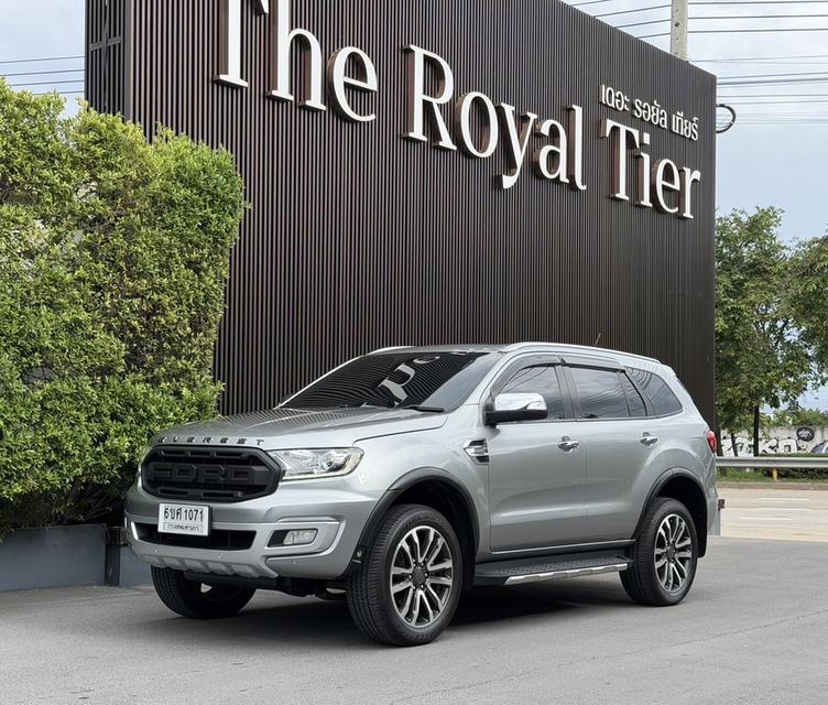 Ford Everest 2.0 Turbo Titanium+ ปี 2019 สีเทา Minorchange ตัว TOP ขับ 2 มี sunroof