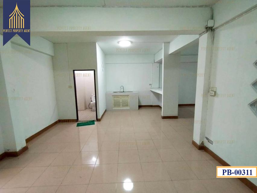 ขายอาคารพาณิชย์ 2 คูหา 3.5 ชั้น พื้นที่ใช้สอยเยอะ เหมาะสำหรับอยู่อาศัย โกดังเก็บของ ใกล้รถไฟฟ้า เดินทางสะดวก 6