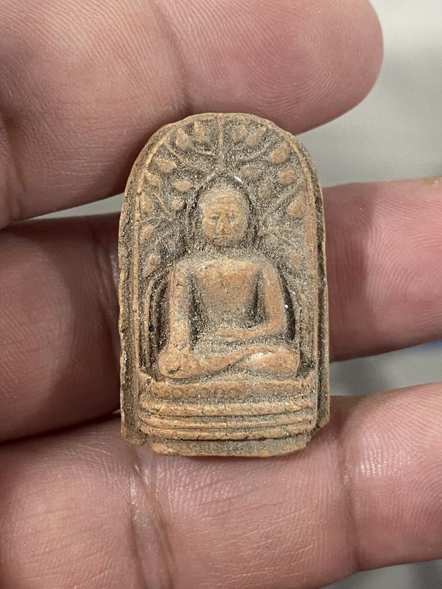 พระคงลำพู เนื้อดินเผาสวยเดิมๆคมๆครับ