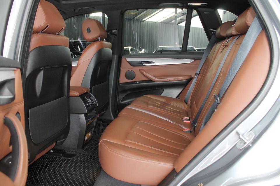 รหัสรถ JRS2162 BMW X5 40e 2017 MSport มือเดียว 18