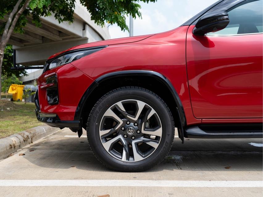 Toyota Fortuner 2.8 Legender 4WD ปี : 2021 16