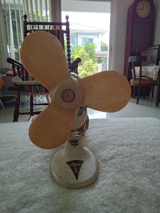 พัดลมตั้งโต๊ะงานยุโรป ปี 1960 สภาพ 70 % ใช้งานได้ รูปที่ 5