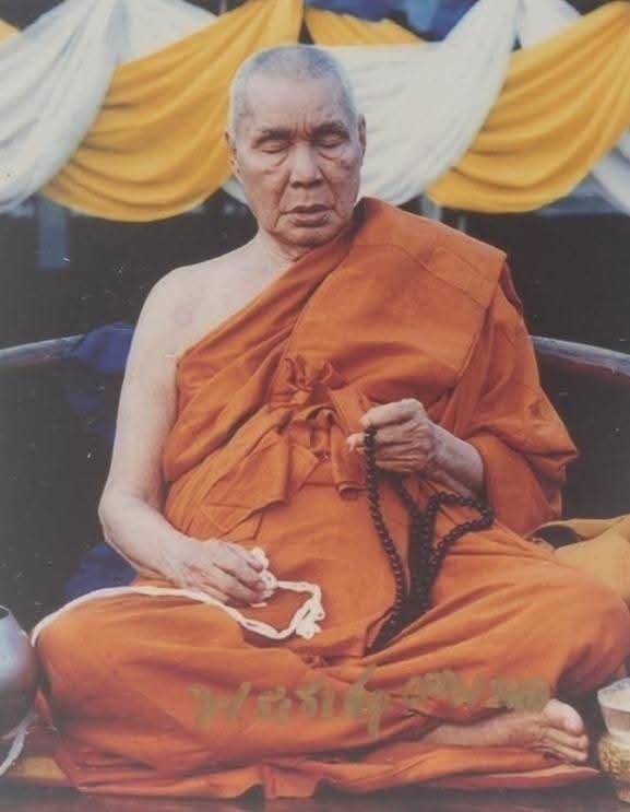 หลวงพ่อ อุตตมะ วัดวังก์วิเวการามจ.กาญจนบุรี ชาวมอญและชาวพม่านับถือศรัทธาหลวงพ่ออุตตมะมาก(1)ประคำสีขาวประคำกรามช้าง108ลูกยุคแรกๆ