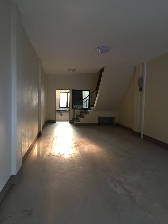 อาคารพาณิชย์สามชั้น ใกล้โรงเรียนวารีเชียงใหม่200เมตร รูปย่อยที่ 5