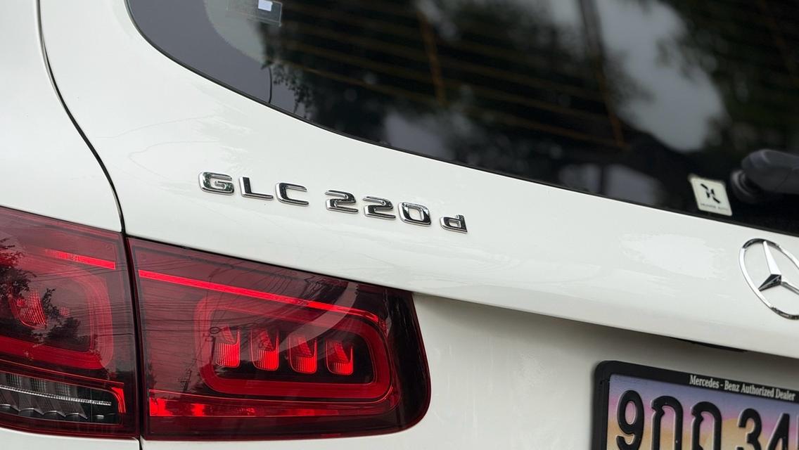 BENZ GLC220d AMG Dynamic ปี 2022 รถมือเดียว ดีเซลตัวท็อป AMG รถสวย ออปชันแน่น SUV หรู ขับดี ประหยัด ใช้งานได้ยาวๆ รูปที่ 7