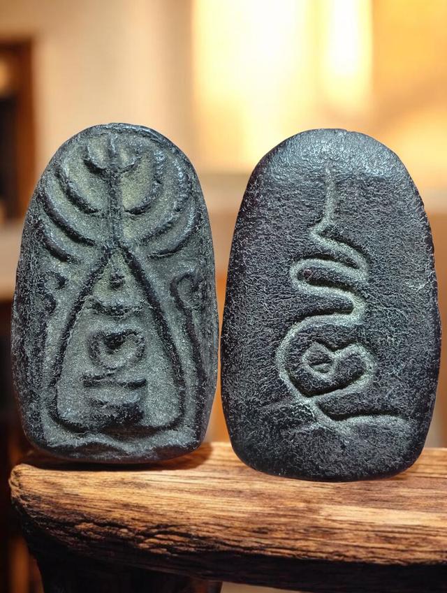 เปิดพระยอดขุนพลหลวงปู่บุญวัดกลางบางแก้วเนื้อผงยาผสมว่านด้านหลังจารยันต์เฑาะว์