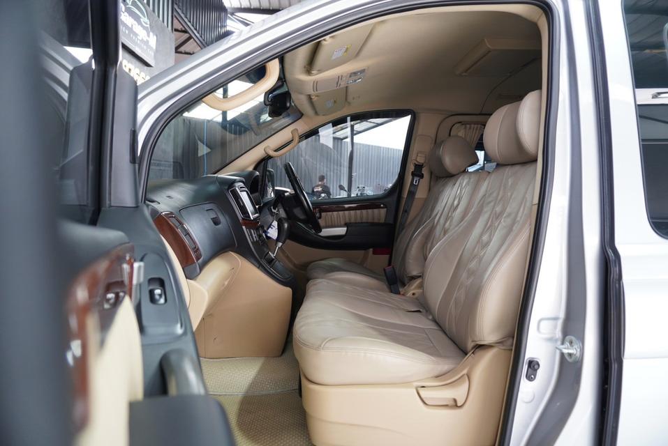 รหัสรถ JRS5060 Hyundai Grand Starex 2016 สีเทา 11