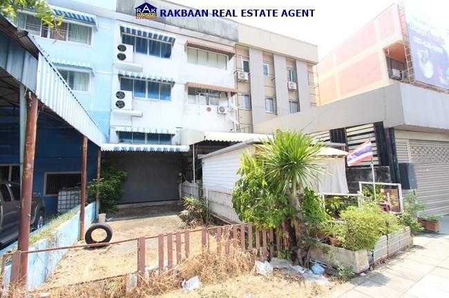 ขายตึก 1คูหา 3ชั้นครึ่ง 25ตร.ว. พระยาสุเรนทร์22 เหมาะทำโรงเรียนกวดวิชา หอพัก ที่สต๊อกสินค้า ออฟฟิศ ราคาเพียง 3.5ล้านเท่านั้น 2