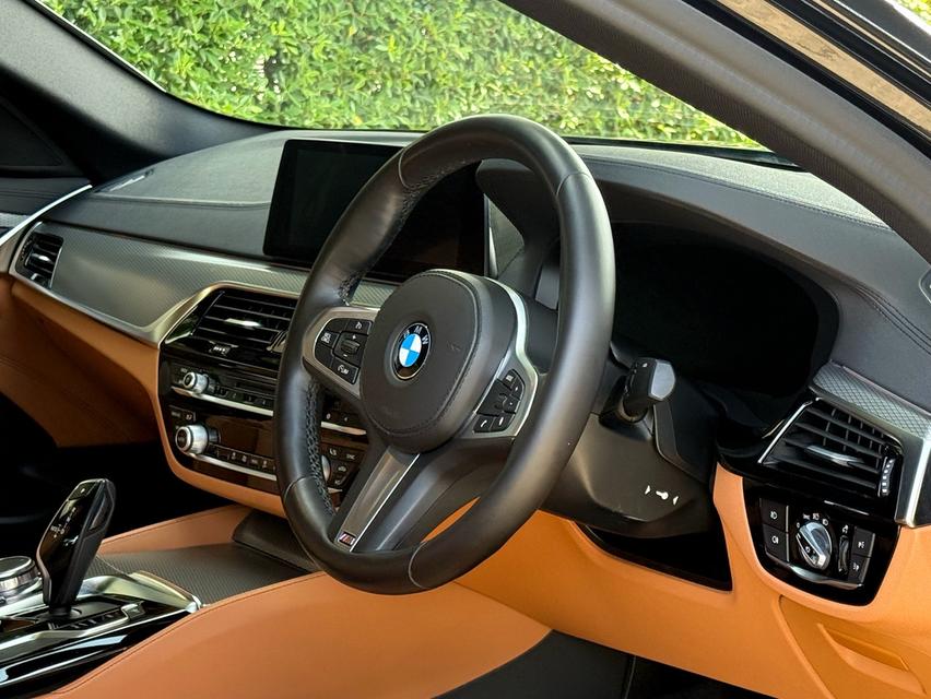 2020 BMW 520D MSPORT รถมือเดียวออกป้ายแดง รถวิ่งน้อย เข้าศูนย์ตรงระยะ รถไม่มีอุบัติเหตุครับ รูปที่ 10
