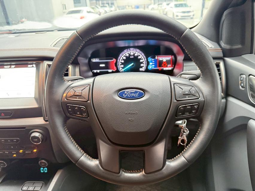 FORD RANGER 2.2 WildTrak Hi-Rider DoubleCab ปี2017รถบ้านแท้  ออพชั่นเต็มคัน ไมล์น้อย 10