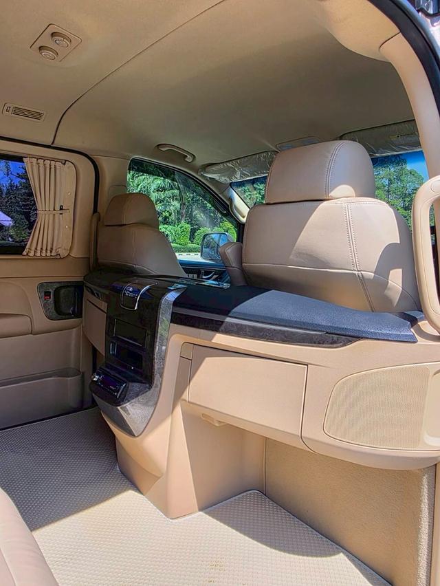 HYUNDAI H-1 Grand Starex VIP สีน้ำตาล ปี 2016 ไมล์ 140,000 กม. 13