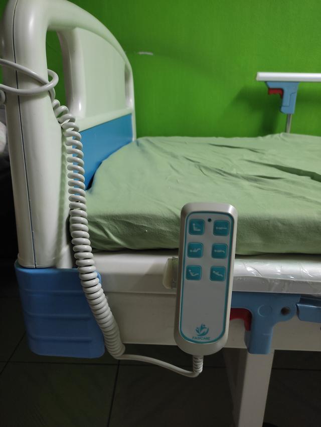 เตียงไฟฟ้าผู้ป่วยมือสองรวมที่นอนเป่าลมสำหรับแผลกดทับ รูปที่ 3