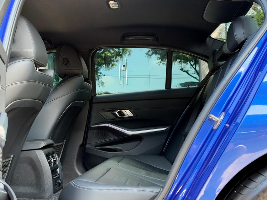 2021 BMW 320D MSPORT รถออกศูนย์ BMW THAILAND รถวิ่งน้อยเพียง 90,000 กม รถเข้าศูนย์ทุกระยะ รถไม่เคยมีอุบัติเหตุครับ รูปที่ 14
