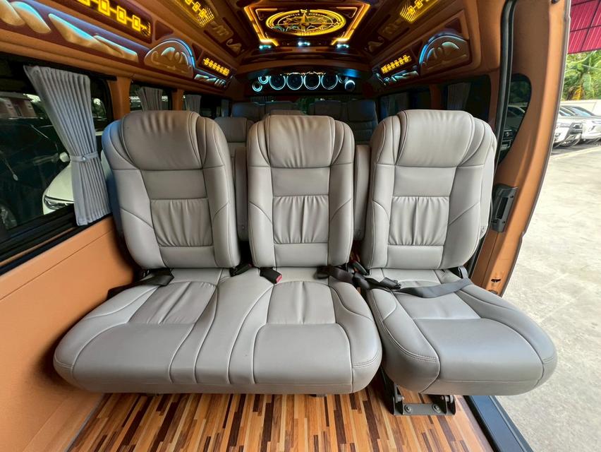 ปี 2016 TOYOTA COMMUTER, 3.0 D4Dยางใหม่ปี 2025 ดอกหนาๆ ป้ายฟ้าแท้ ไม่เคยวิ่งป้ายเหลือง 8