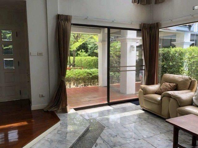 ให้เช่าบ้านเดี่ยวหลังใหญ่ 3 ชั้น หมู่บ้านนวธานี ซอยเสรีไทย 59 พื้นที่กว้าง 200 ตร.ว. เฟอร์นิเจอร์ครบพร้อมอยู่ ใกล้แฟชั่นไอส์แลนด์ 2