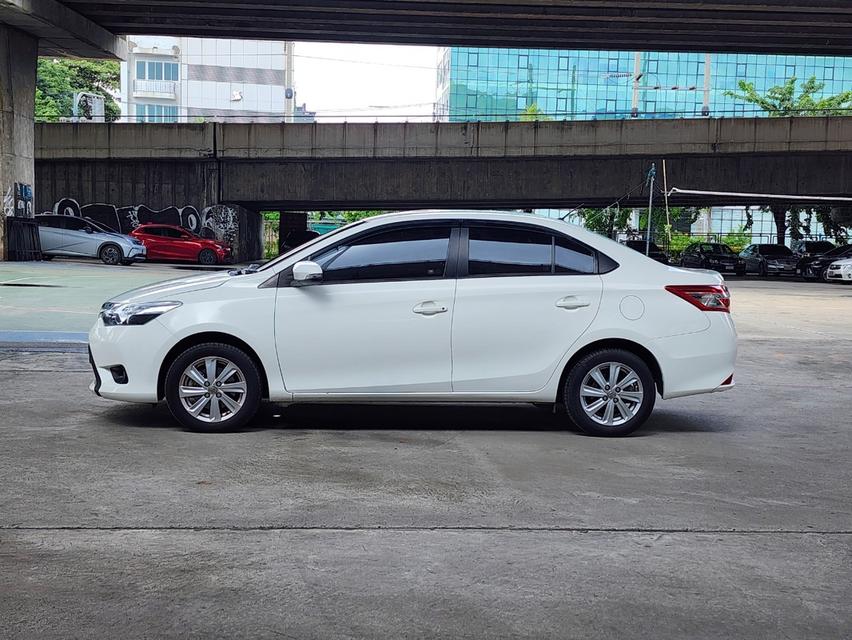 ขายรถ Toyota Vios 1.5G ปี 2015 สีขาว เกียร์ออโต้ 8