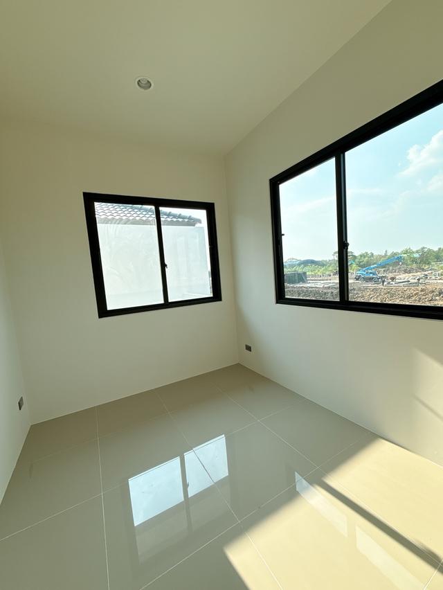 บ้านแฝด 2ชั้น 45ตร.วา 4ห้องนอน 3ห้องน้ำ 1ห้องเอนกประสงค์ 1ห้องครัว 1หัองซักล้าง พร้อมโรงรถ2คัน 9