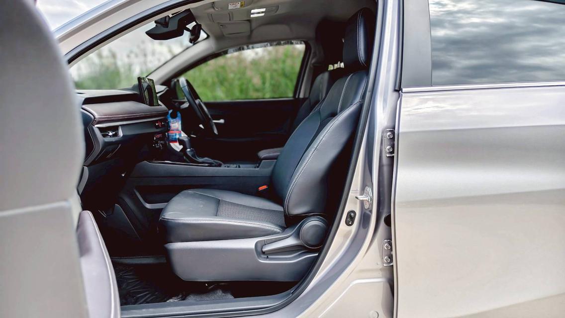 Toyota Yaris Ativ 1.2Premium Sport ปี23 15