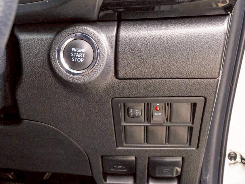 Toyota Revo Rocco 2.8 2WD ปี 2019 18