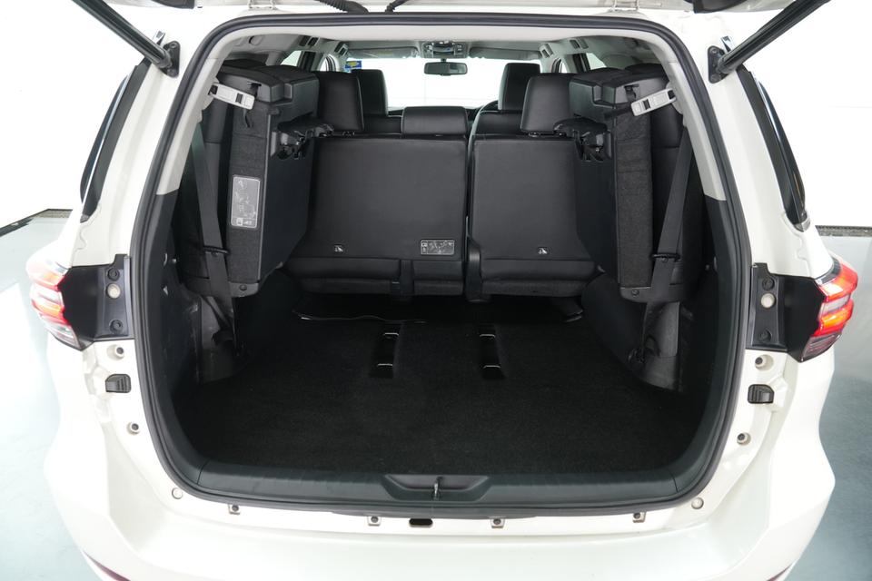 2022 TOYOTA FORTUNER 2.4 V 2WD SUV สีขาว เลขไมล์ 74065 กม. 7