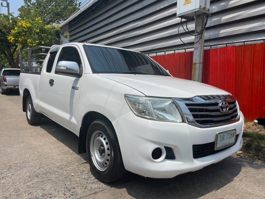 2013 Toyota Vigo เปิดแคป 2.7 cng.   ขาย 137,000.-   เล่มพร้อม รถพร้อมใช้ เอกสารครบ จอดมีนบุรี เสรีไทย กทม  สอบถาม 085 33 7 5537