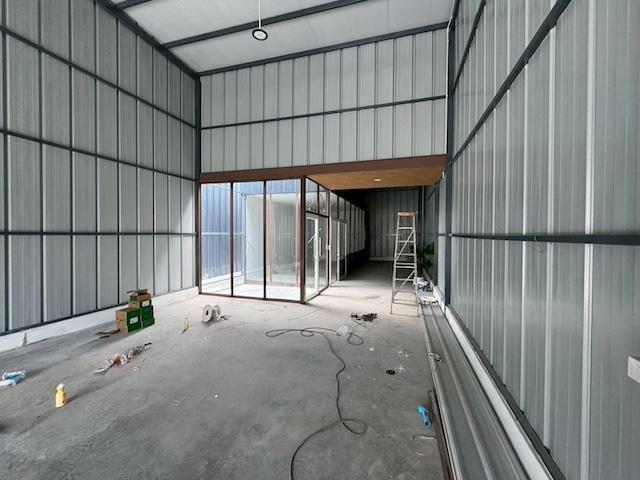 ให้เช่าโกดังกึ่งออฟฟิศ 126 ตร.ม. ซอยศรีนครินทร์ 16 ใกล้รถไฟฟ้า สถานีพัฒนาการ 4